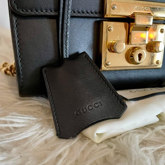 SOLD‼️Gucci Small Padlock Leather Shoulder bag - Picture 6 of 11